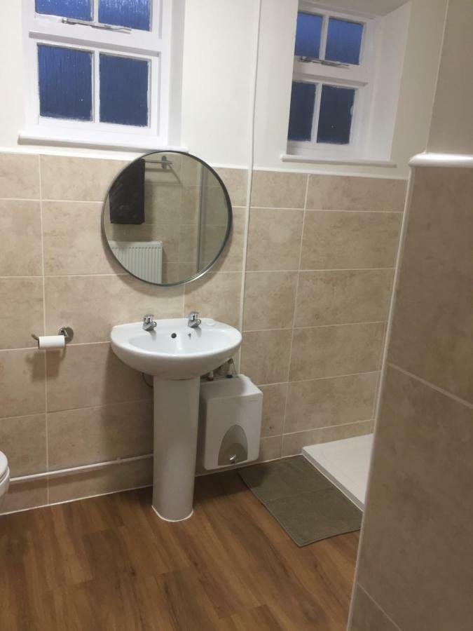Good Intent Rooms Waltham Abbey Exterior foto